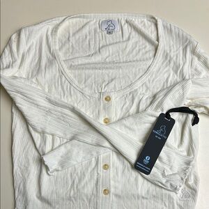 Elegant Cream Long Sleeve Button-Up Top XL